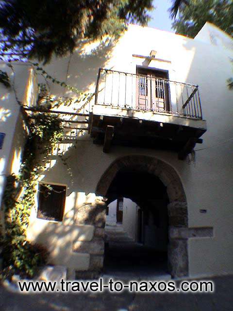 KASTRO - Paraporti - Side door.